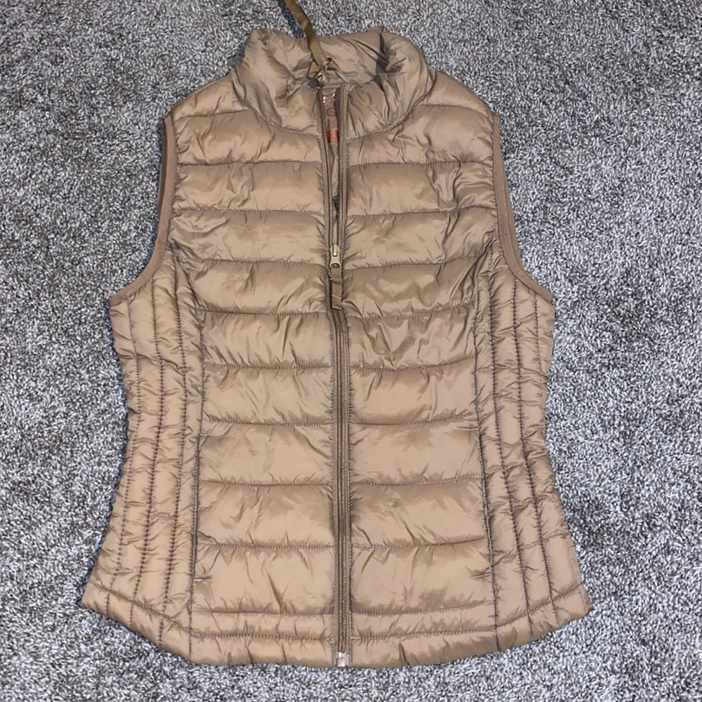 Packable Lightweight Vest - Picture 2 of 3